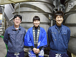 蔵人紹介 写真左から、山代成幸さん、徳井千代美さん、長本龍樹さん