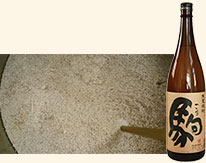 『麦焼酎 駒』は一般的な麦焼酎に比べて格段に飲みやすかったです。